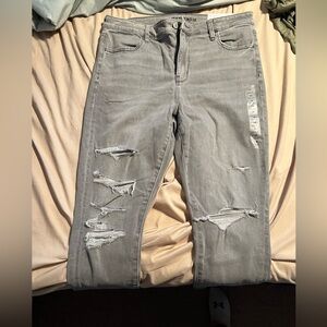 NWOT AE Gray Distressed Jeggings